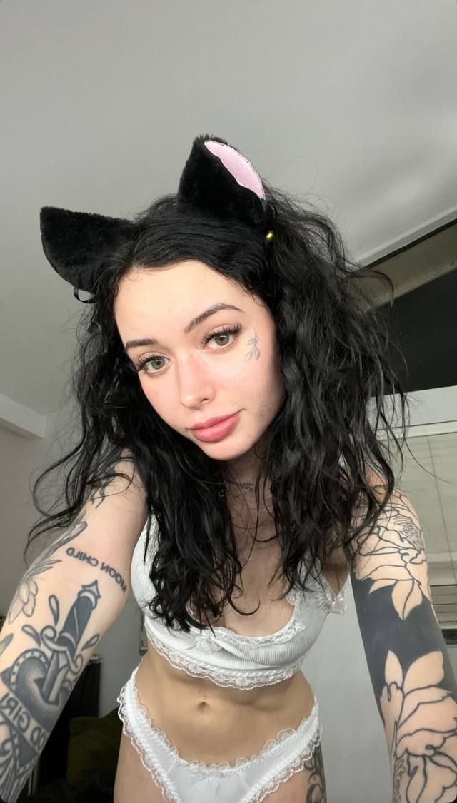 DOWN TO FUCK 🥹 - Image 2